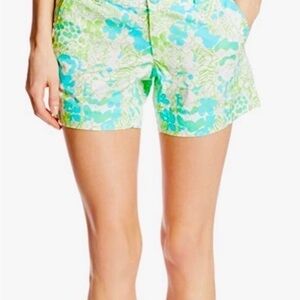 Lilly Pulitzer womens Callahan size 2.Its a Zoo Vibrant Green and Blue Shorts